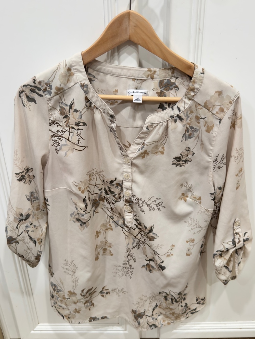 croft & barrow Beige Floral Henley Shirtblouse